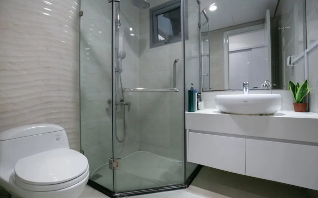 Canh Apartment in Vinhome Skylake