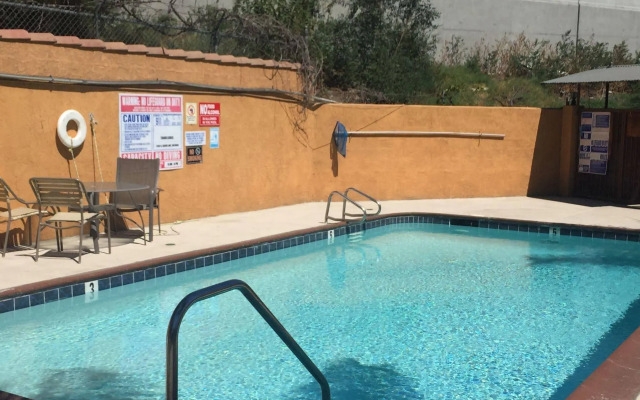 Express Inn & Suites