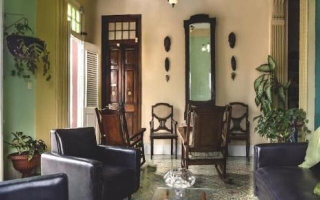 Hostal Balcones Consulado