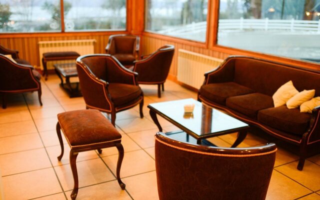 Altos Ushuaia Hotel & Resto