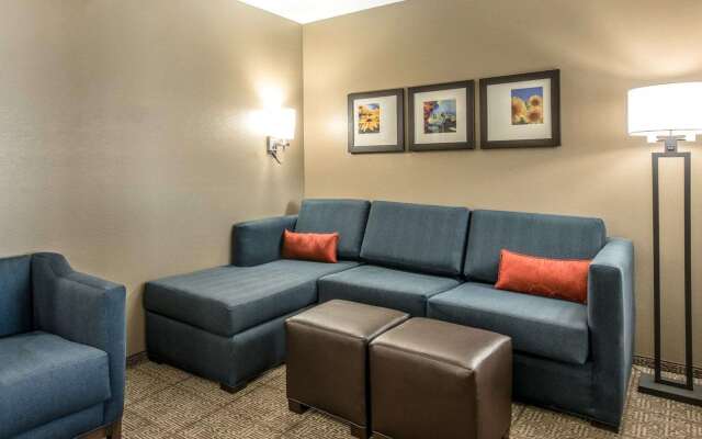 Comfort Suites Dunnellon near Rainbow Springs