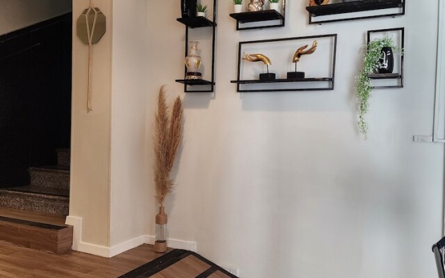 TLV Apartment 77