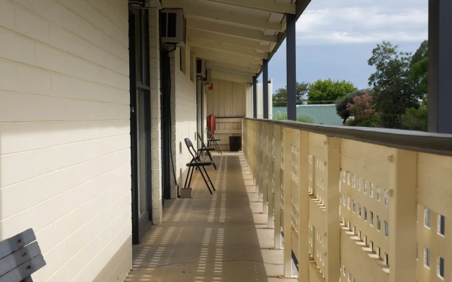 Pioneer Station Motor Inn