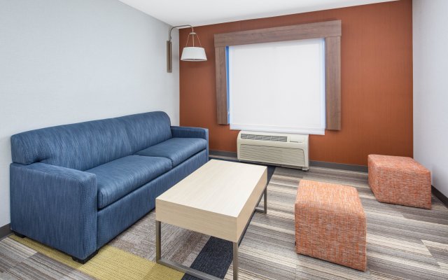 Holiday Inn Express and Suites Ontario Airport by IHG