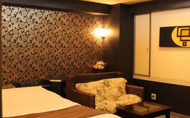Hotel First Inn - Adults Only