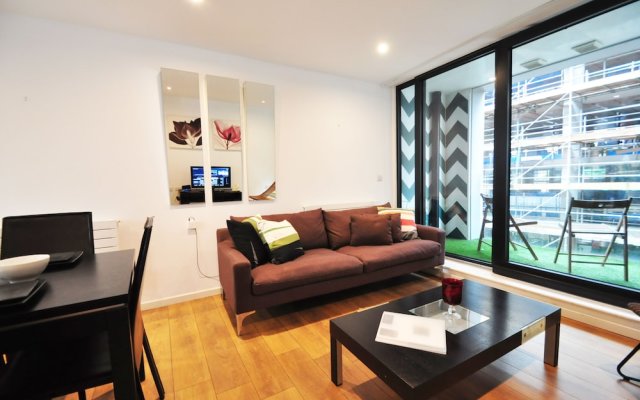 Modern Apartment in Old Street