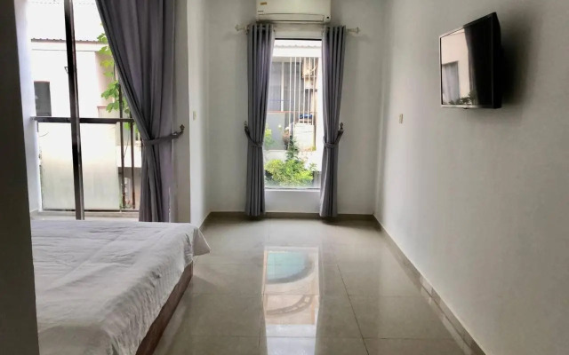 Mango Hotel