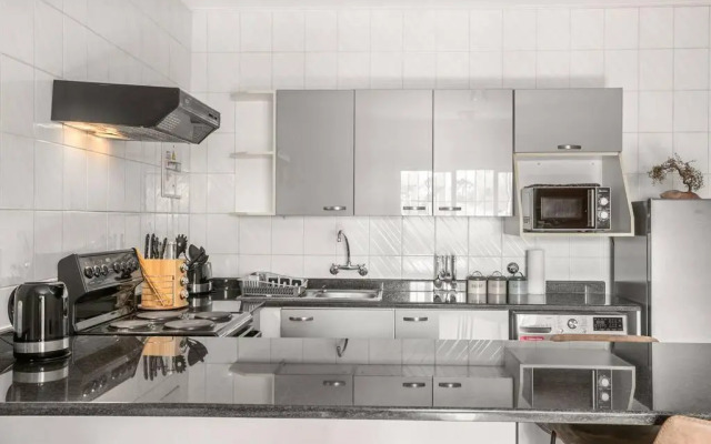 Antibes in West Road South Sandton Apartment