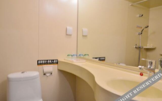 Super 8 Hotel (Shiyan Hanjiang Bridge)