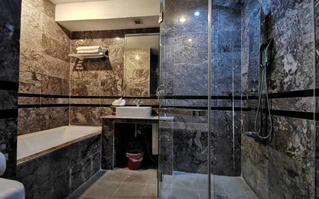 Chanthapanya Hotel