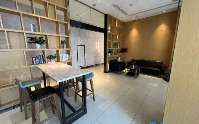 Yimei Hotel (Zhengzhou International Trade 360 Zoo)