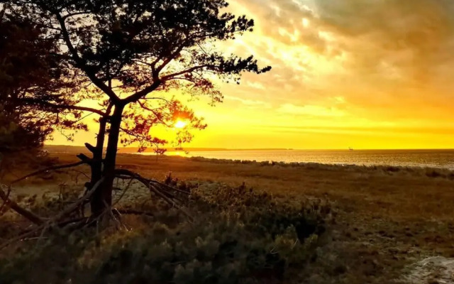 Seaman Modern Retreat