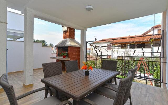 Apartments Milka 2074