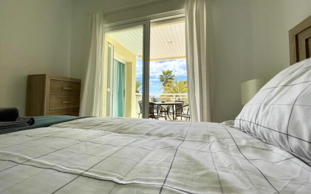 South facing apartment, 7 mins walk from beach