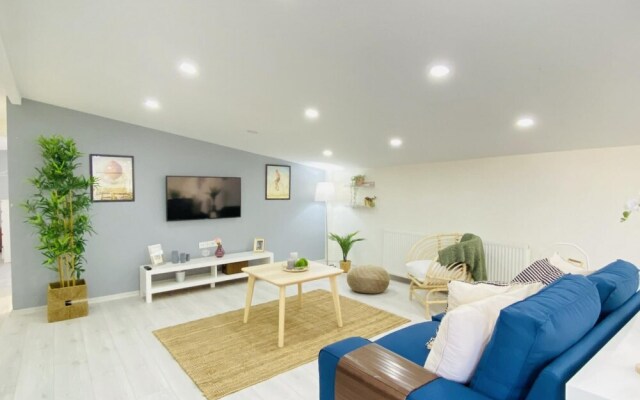 Missafir Exquisite Flat With Terrace in Nisantasi