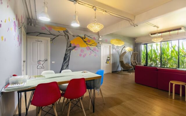 OYO 705 Hostel@seatzstation