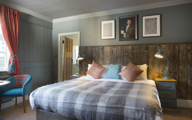 The Ostrich Inn