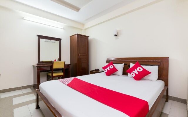 Hoang Long Hotel by OYO Rooms