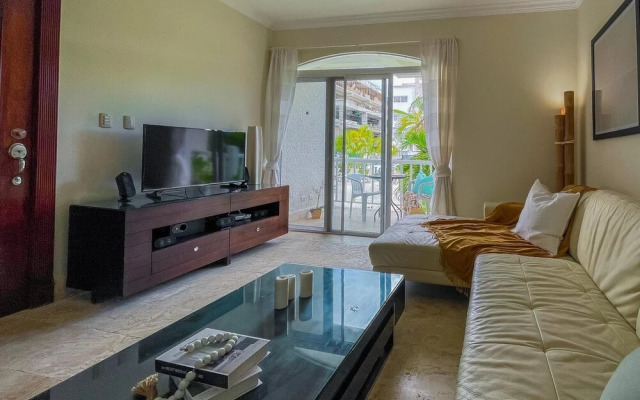 Cute Apartment Only Steps From the Beach