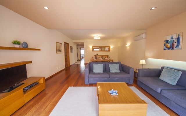 B27 - Luz Bay 2 Bedroom Apartment
