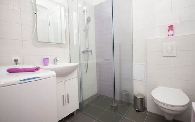 Studio Apartment Ema