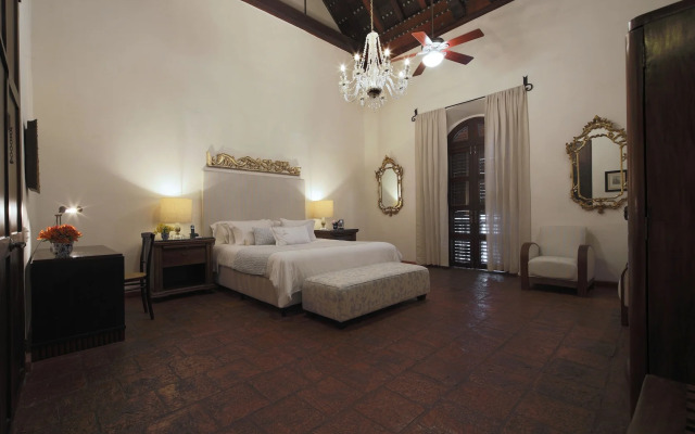 Casa del Arzobispado Hotel