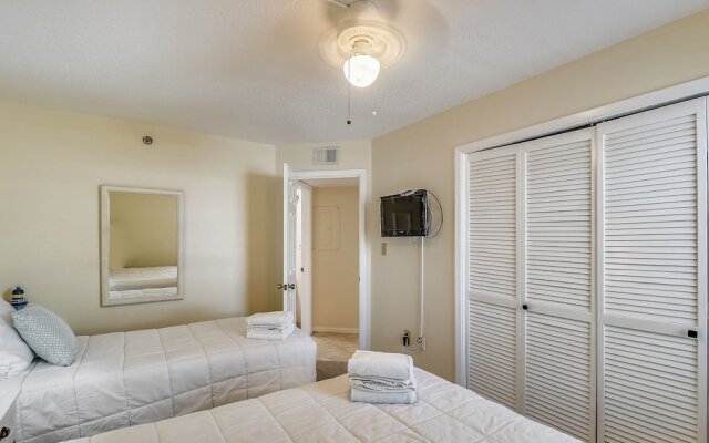 Inlet Reef 602 2 Bedroom Condo by RedAwning