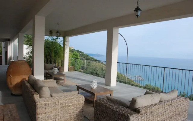 Santo Mercurio Country House