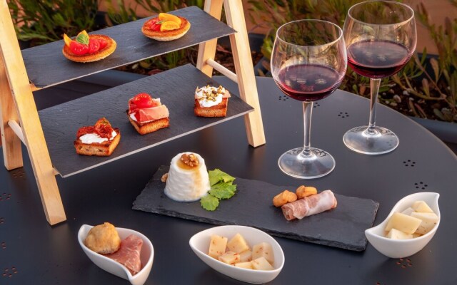 Sophie Terrace Hotel