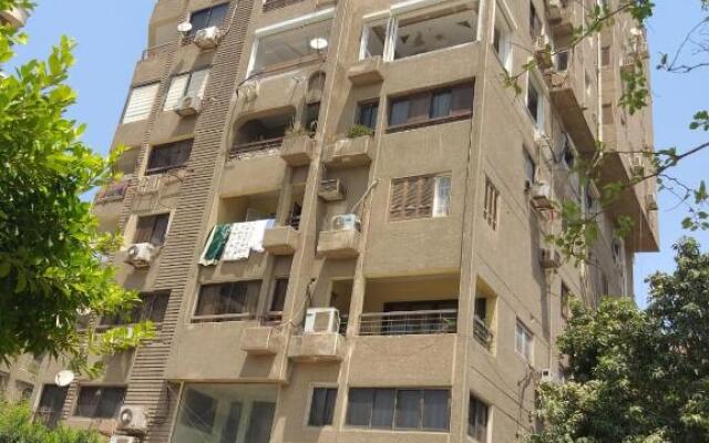 1 bedroom apartment in the heart of Cairo , just 15 minutes from the airport