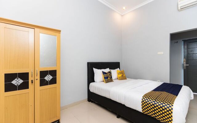 SPOT ON 2433 Pondok Akuanna