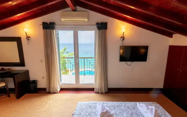 Beachfront Villa Benele