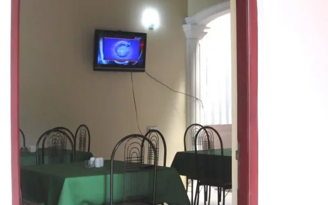 GREEN CRAZE Hotel & Restaurant