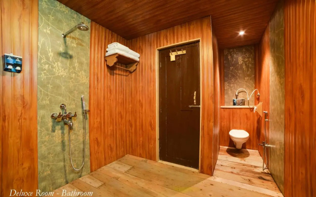 Summit Panghen Metok Hotel