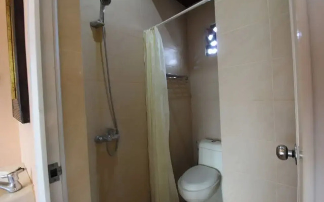 Capital O 94011 Binhari Guest House