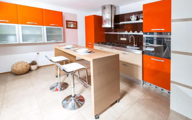Angel's Nest Apartment