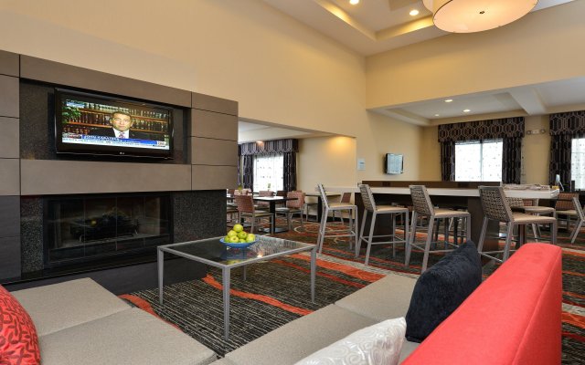 Holiday Inn Express Boston - Milford, an IHG Hotel