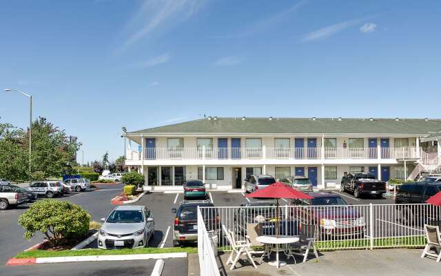 Motel 6 Tacoma, WA - South