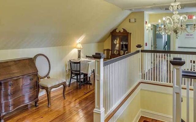 Riverdale Inn