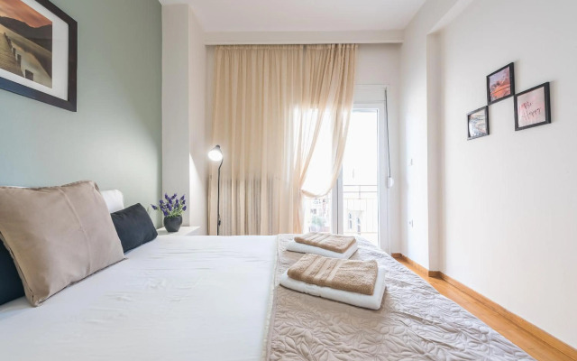 Sophisticated Family House With Acropolis View