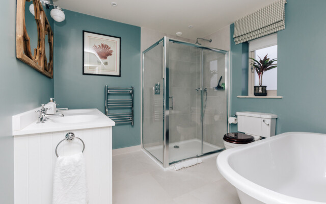 Hayward House, Hot Tub, Large Garden