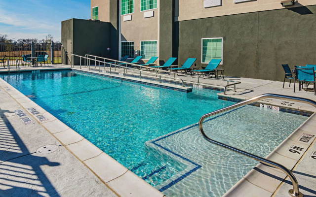 La Quinta Inn & Suites by Wyndham Dallas - Wylie