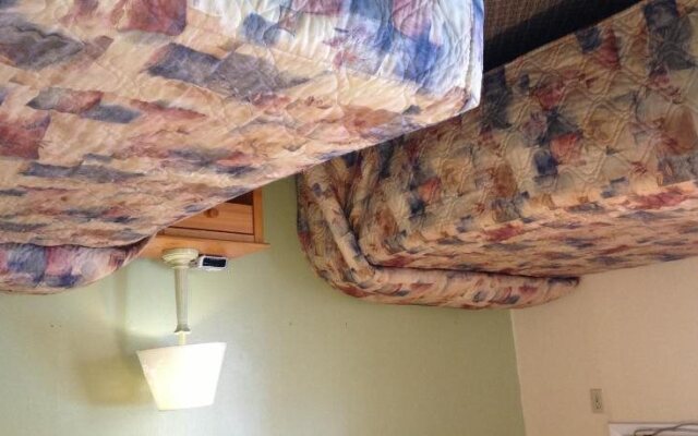 Redwood Motel