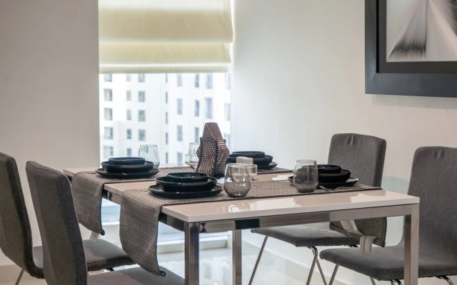 Luton Vacation Homes Continental Tower