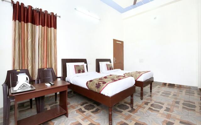 OYO 7609 Hotel Dolphin