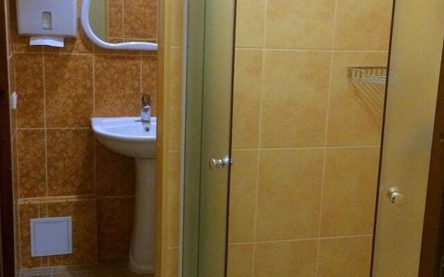 Üksik Rüütel Hotel