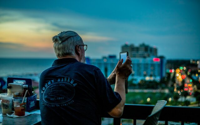 Pier House 60 Clearwater Beach Marina Hotel