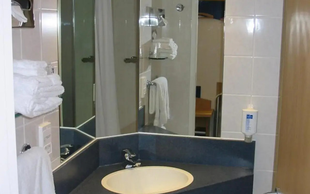 Holiday Inn Express Geneva Airport by IHG