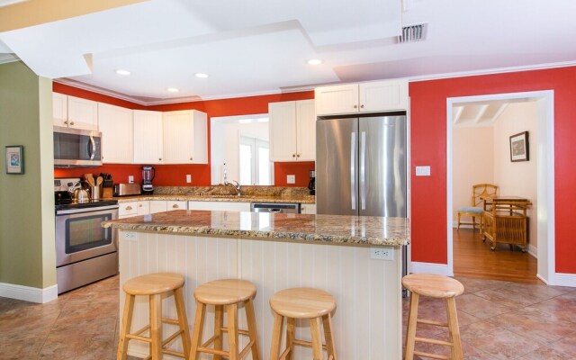 Salty Dog - Dog Friendly Home On Sanibel! 3 Bedroom Home