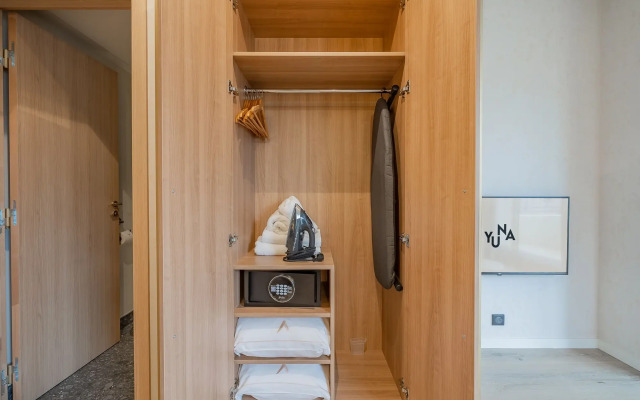 Yuna Porte Maillot - ApartHotel